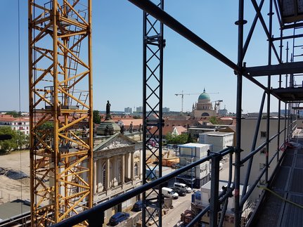 Blick von der Baustelle der Garnisonkirche über Potsdam